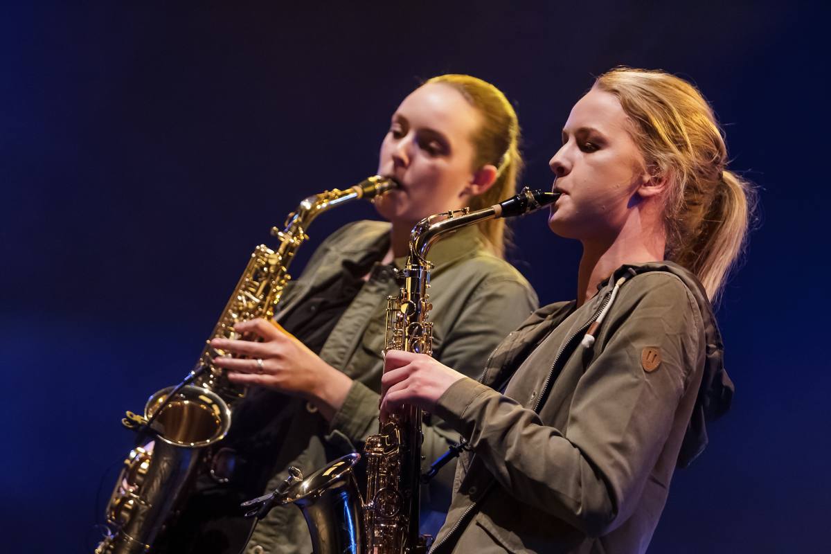 Julia & Femke, 1e Suite van Douze Duos, Instrumentaal Julia & Femke