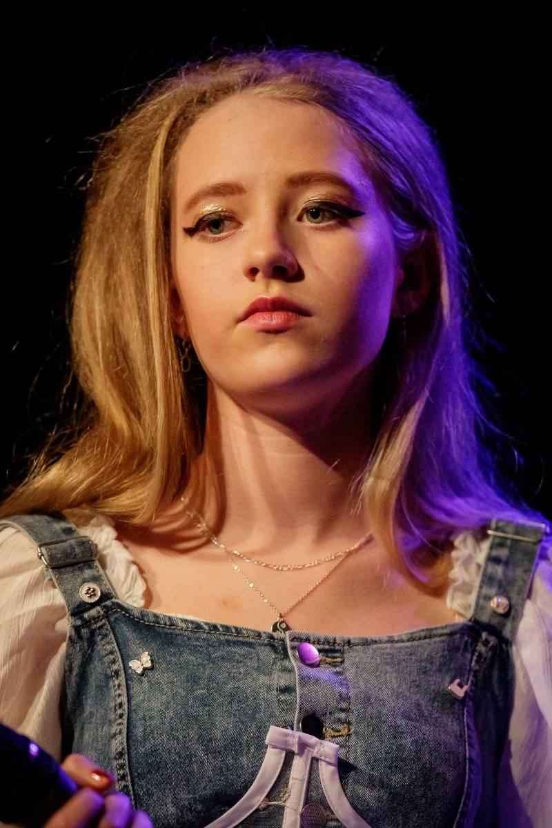 Contageous, Hotel California, Popgroep Contageous