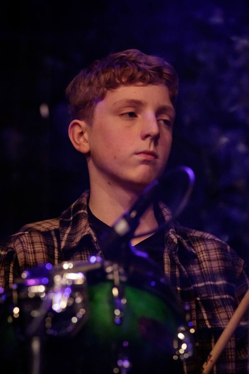 Contageous, Hotel California, Popgroep Contageous