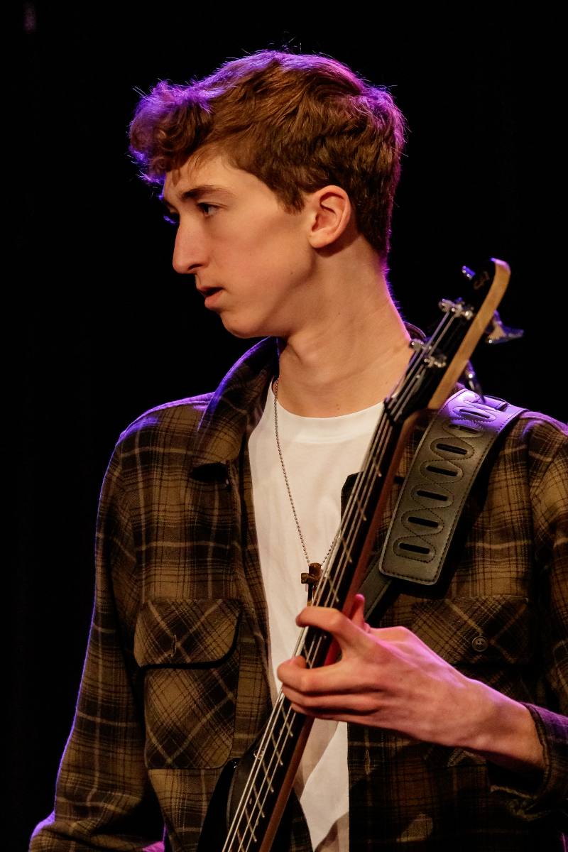 Contageous, Hotel California, Popgroep Contageous