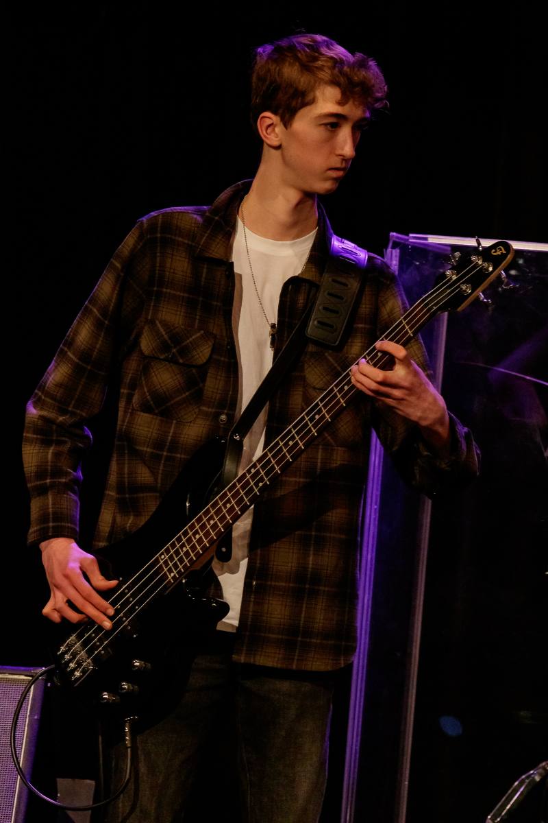 Contageous, Hotel California, Popgroep Contageous