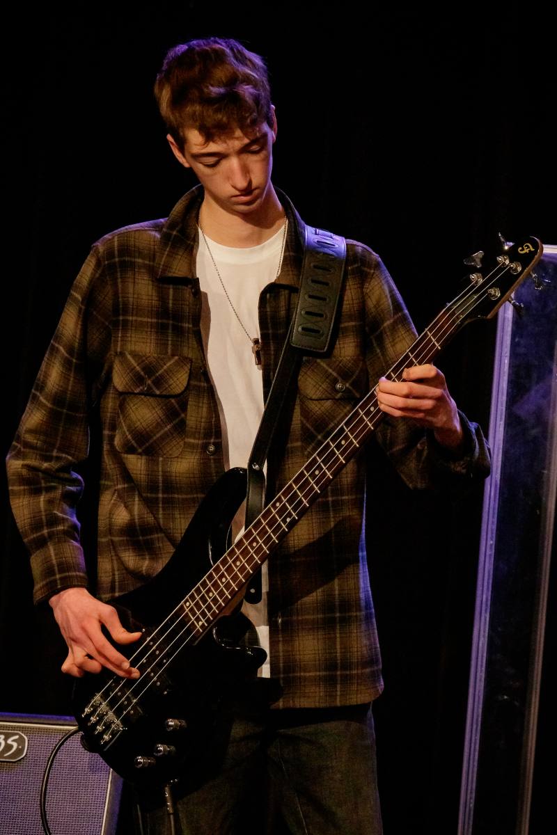 Contageous, Hotel California, Popgroep Contageous