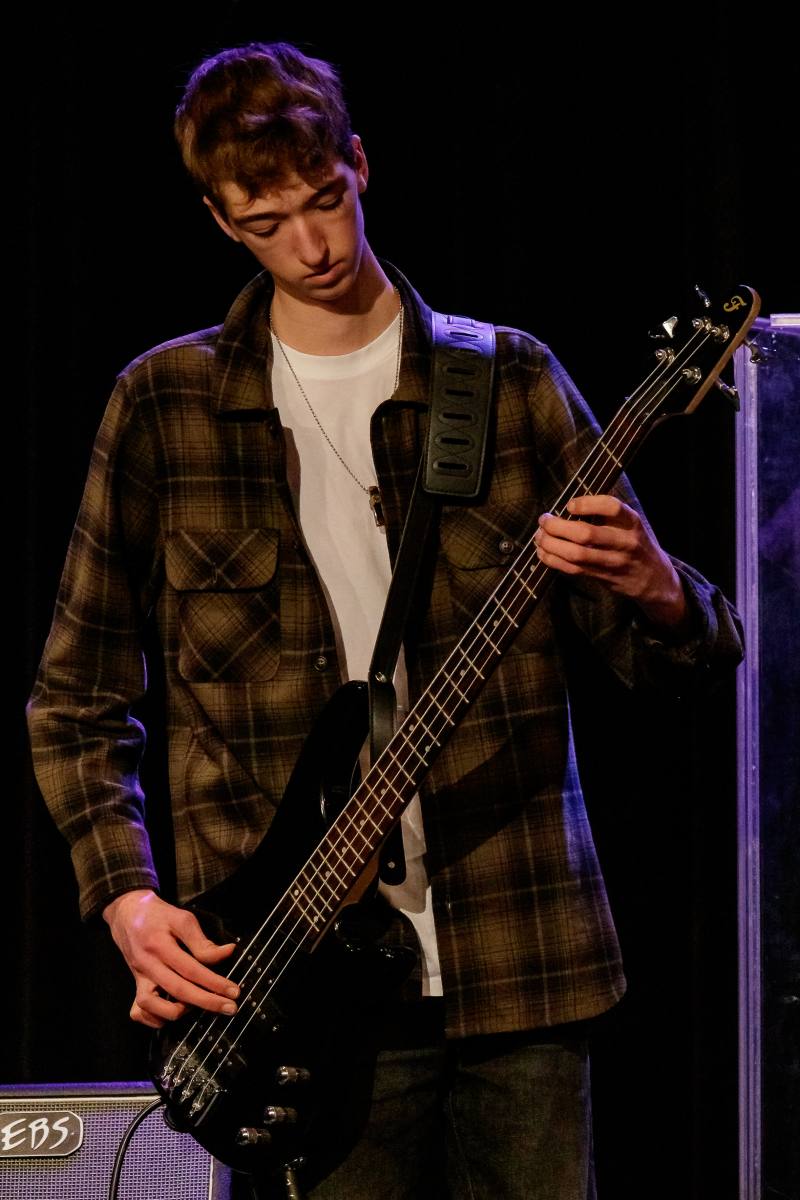 Contageous, Hotel California, Popgroep Contageous