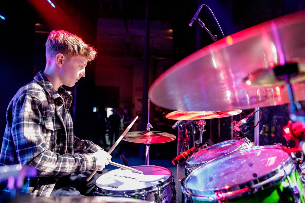 Contageous, Hotel California, Popgroep Contageous